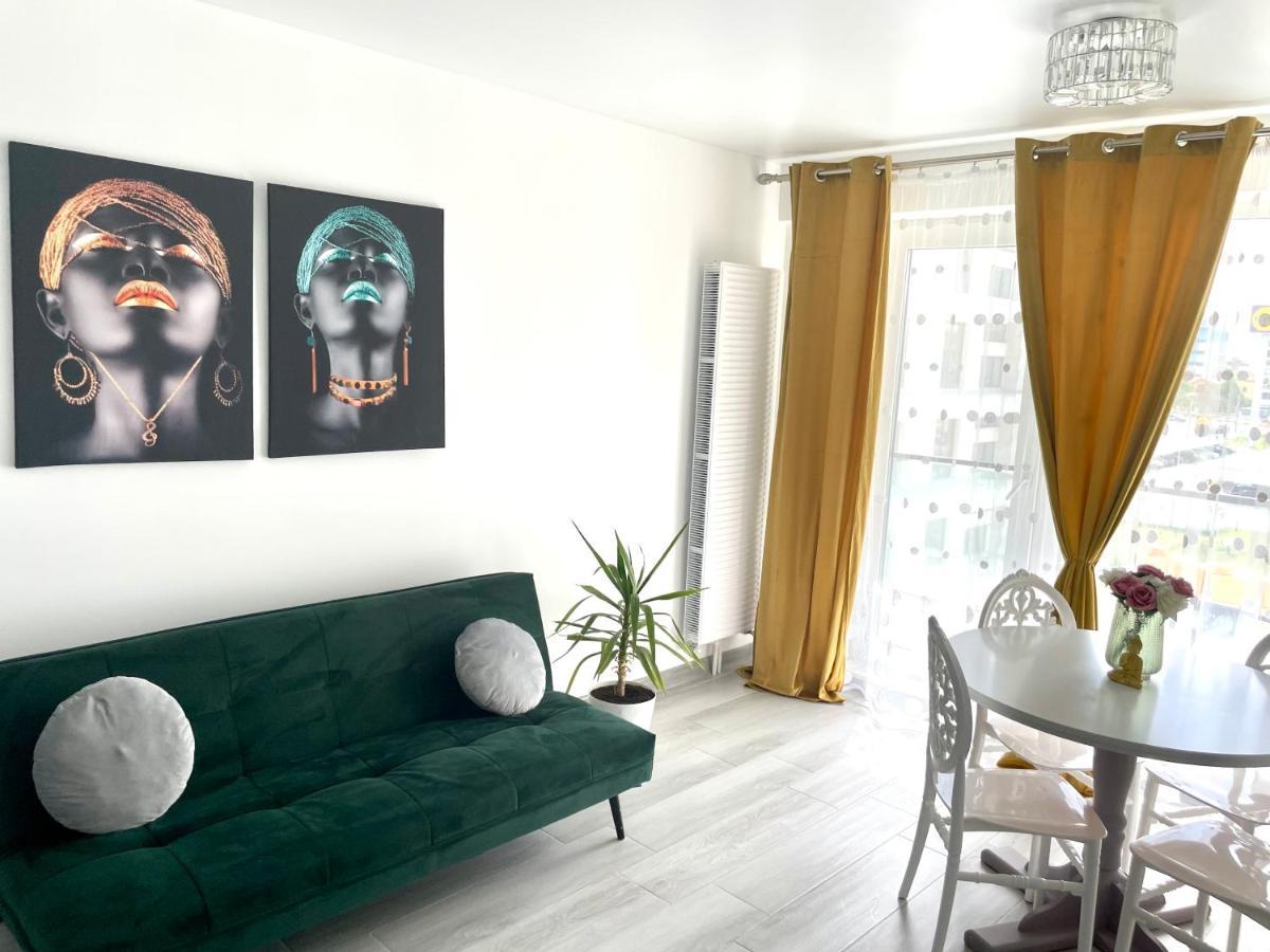 Dominic 2 Beds 1 Sofa Parking Pool Apartament By Alezzi Nord10 Apartment Navodari Luaran gambar