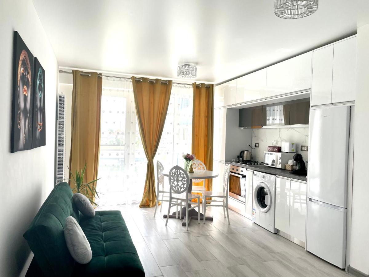 Dominic 2 Beds 1 Sofa Parking Pool Apartament By Alezzi Nord10 Apartment Navodari Luaran gambar