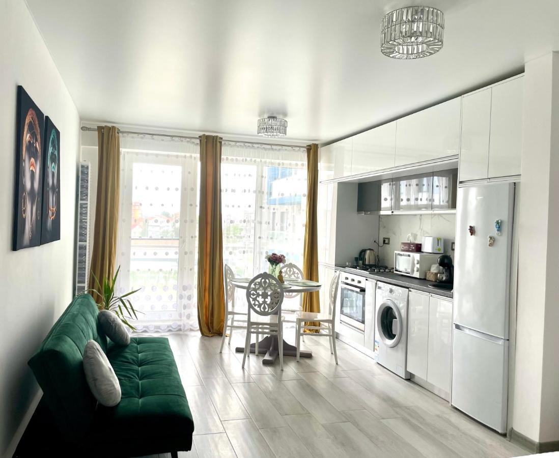 Dominic 2 Beds 1 Sofa Parking Pool Apartament By Alezzi Nord10 Apartment Navodari Luaran gambar