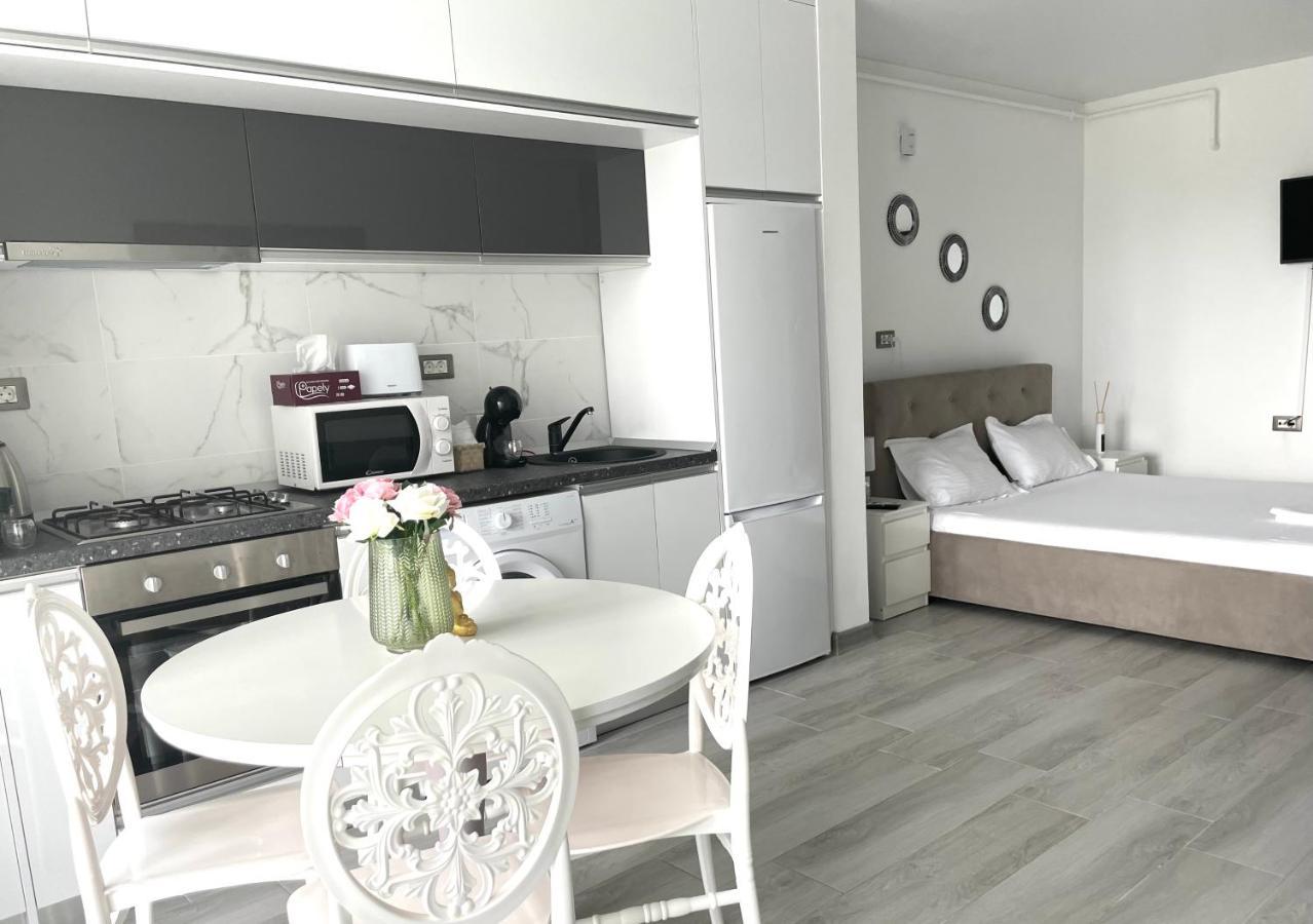 Dominic 2 Beds 1 Sofa Parking Pool Apartament By Alezzi Nord10 Apartment Navodari Luaran gambar
