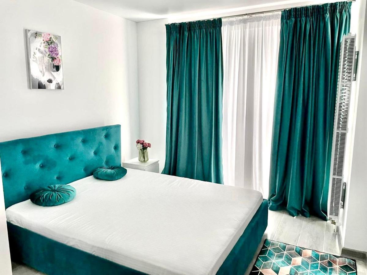 Dominic 2 Beds 1 Sofa Parking Pool Apartament By Alezzi Nord10 Apartment Navodari Luaran gambar