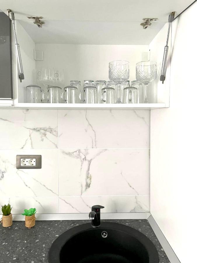 Dominic 2 Beds 1 Sofa Parking Pool Apartament By Alezzi Nord10 Apartment Navodari Luaran gambar