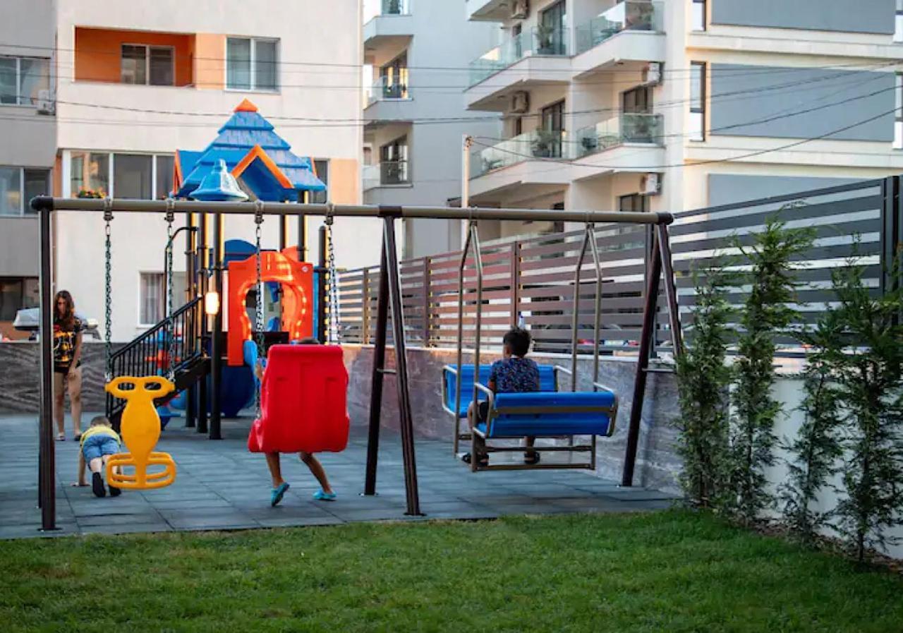 Dominic 2 Beds 1 Sofa Parking Pool Apartament By Alezzi Nord10 Apartment Navodari Luaran gambar